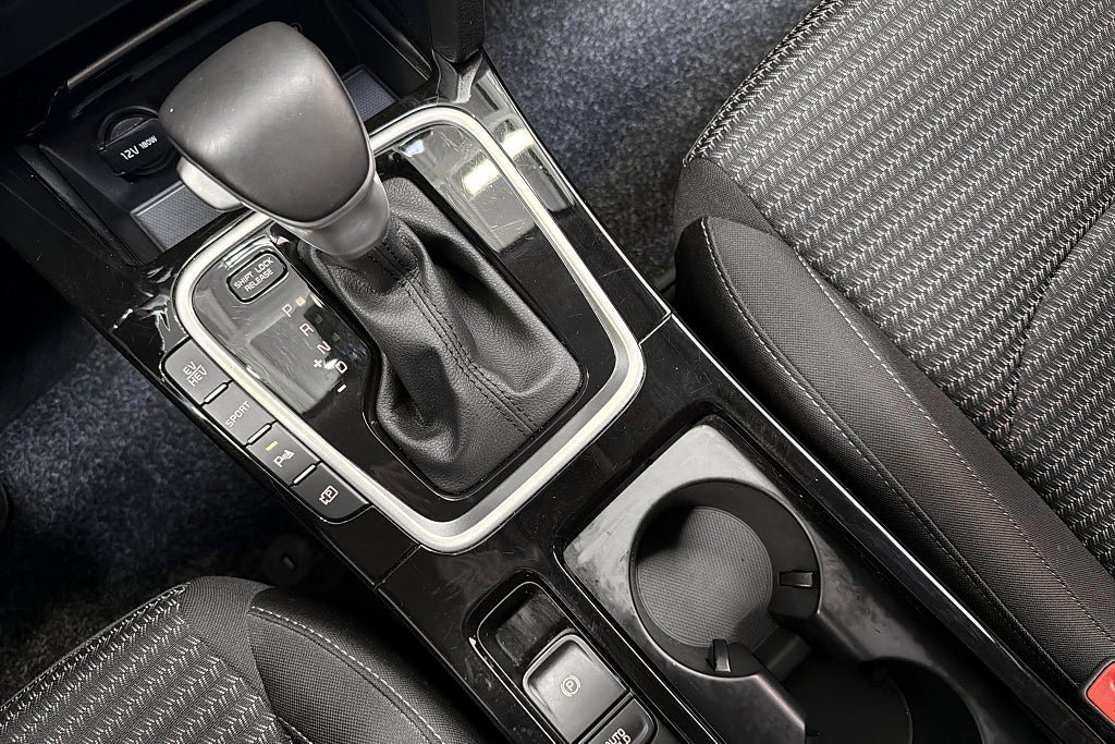 Vehicle Image 12