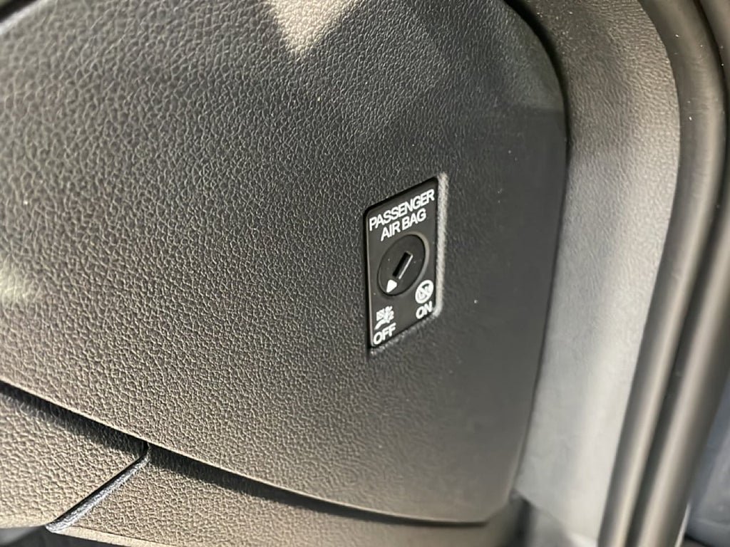 Vehicle Image 21