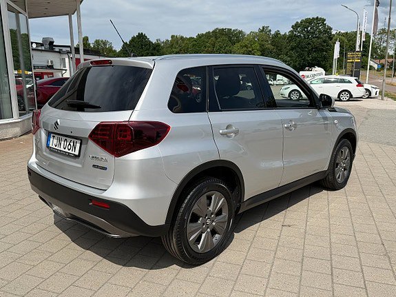 Vehicle Image 4
