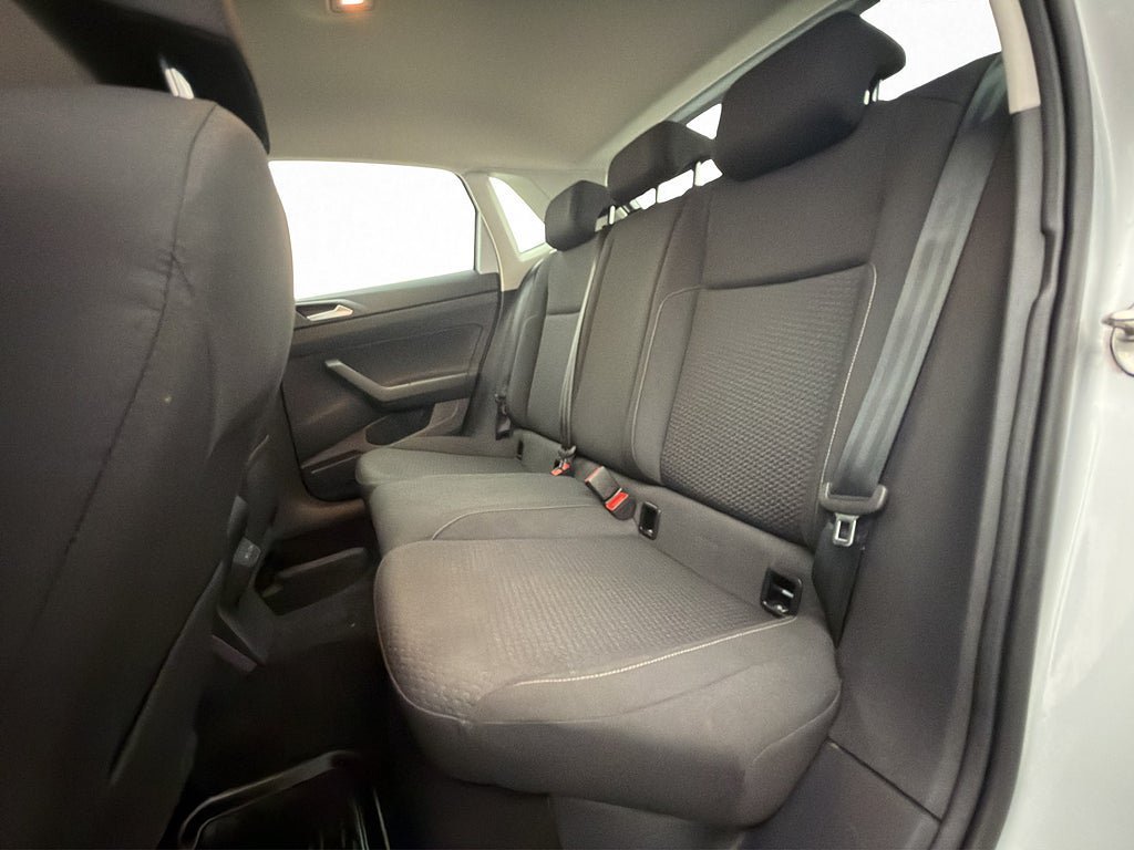 Vehicle Image 25