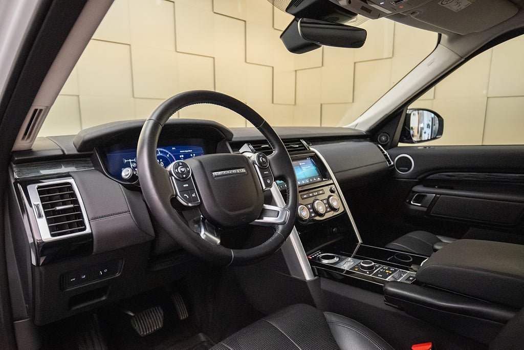 Vehicle Image 9
