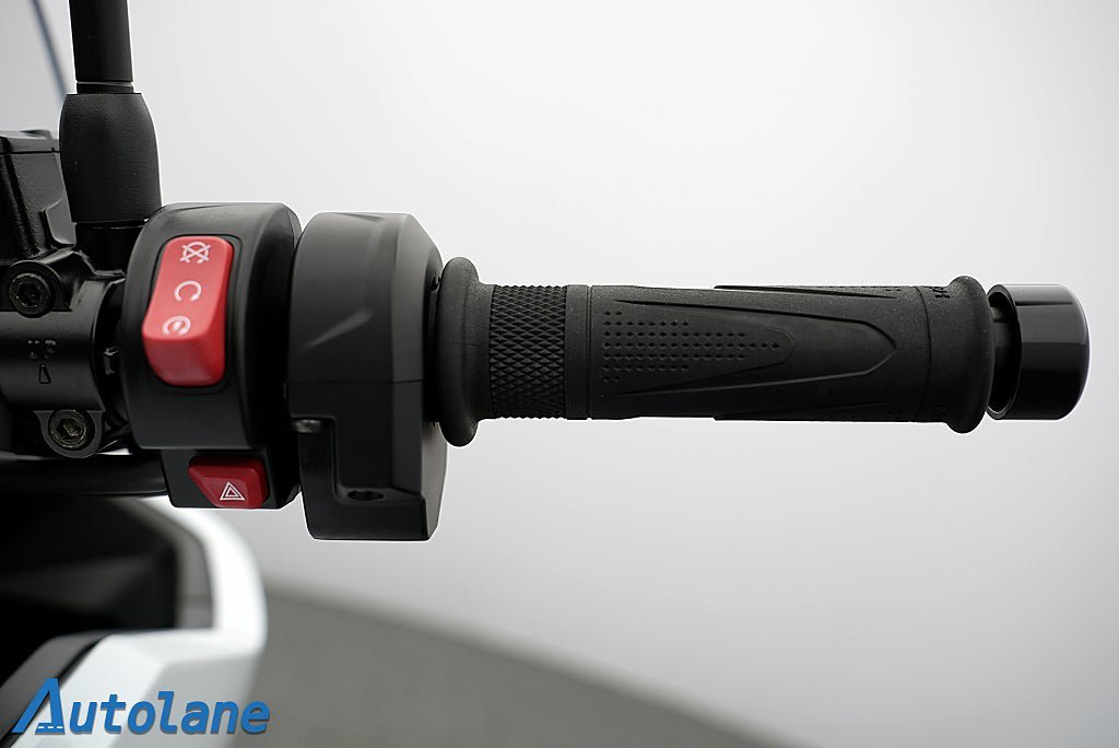 Vehicle Image 23