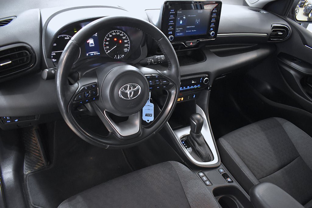Vehicle Image 6