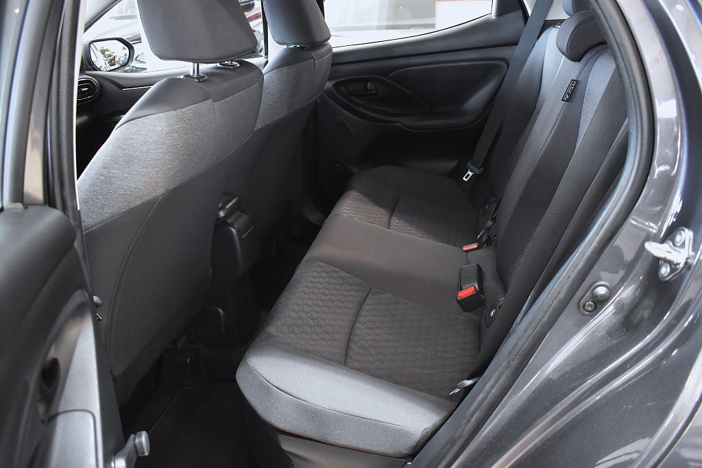 Vehicle Image 8