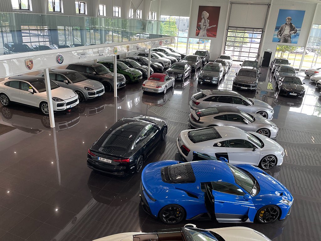 Vehicle Image 10