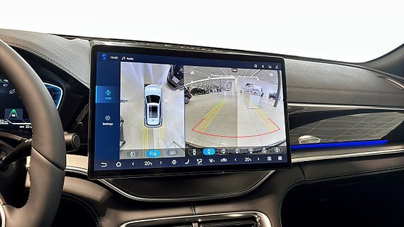 Vehicle Image 12