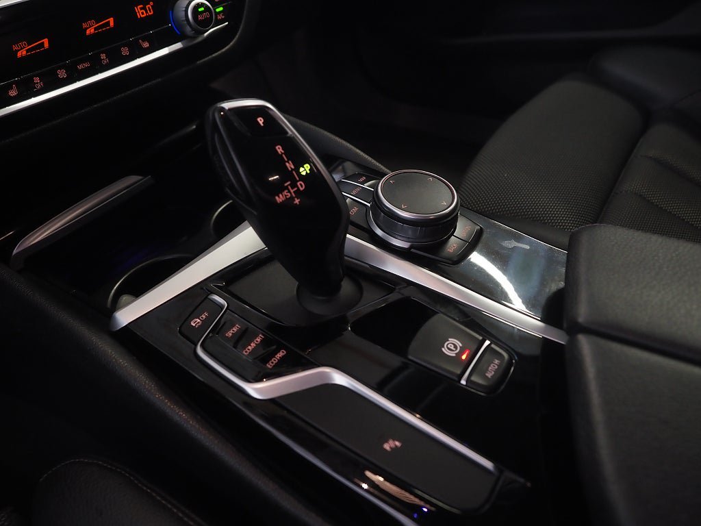 Vehicle Image 24
