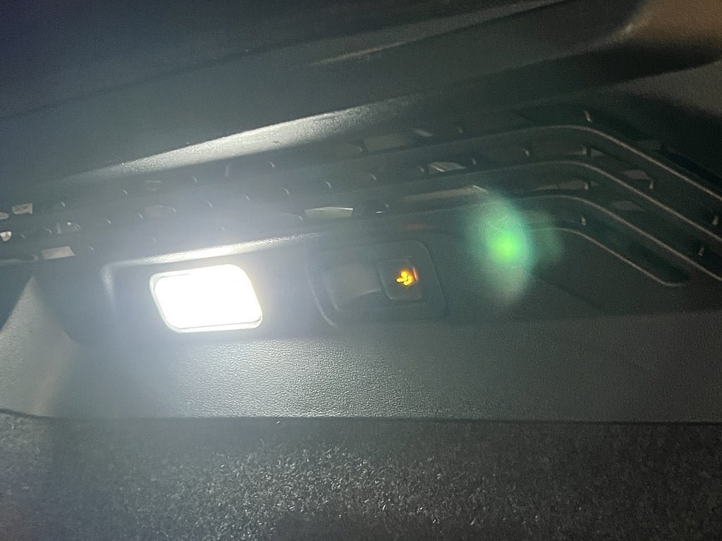 Vehicle Image 24