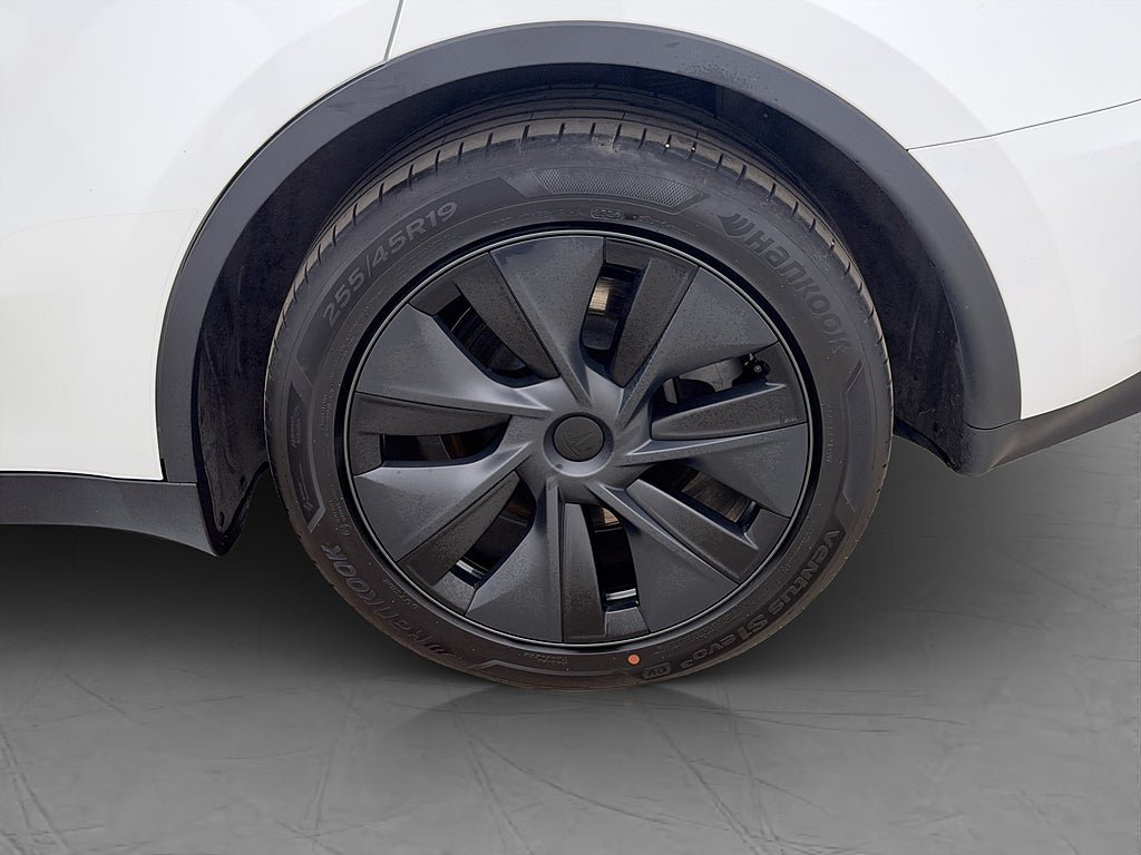 Vehicle Image 32
