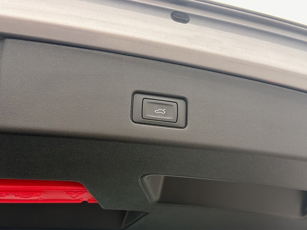 Vehicle Image 26