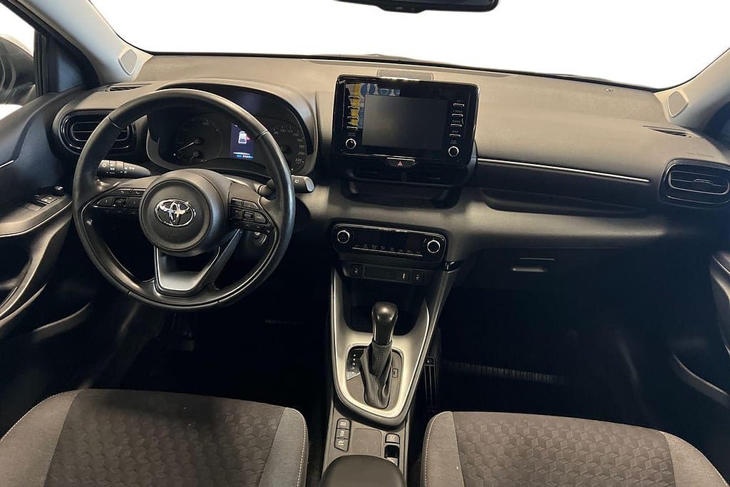 Vehicle Image 10