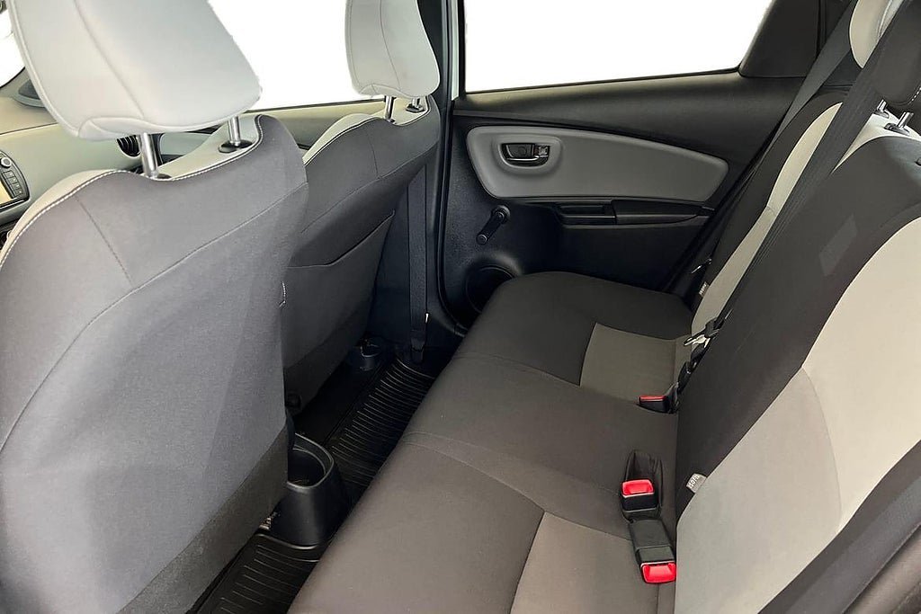 Vehicle Image 11