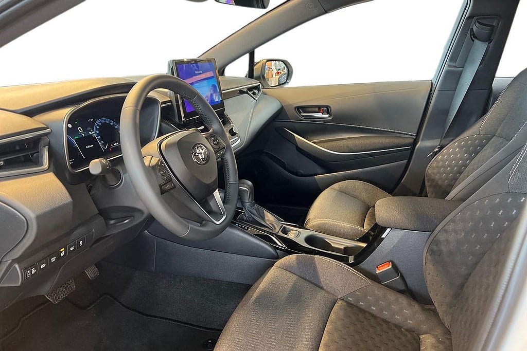 Vehicle Image 11