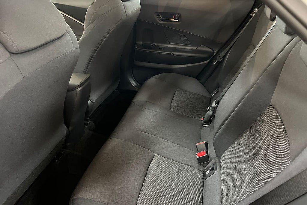 Vehicle Image 12