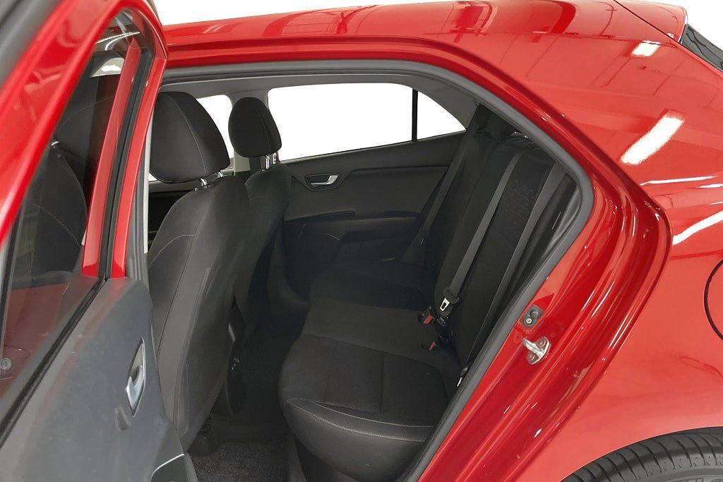 Vehicle Image 16