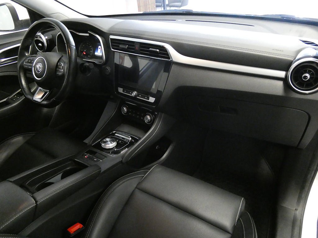Vehicle Image 11