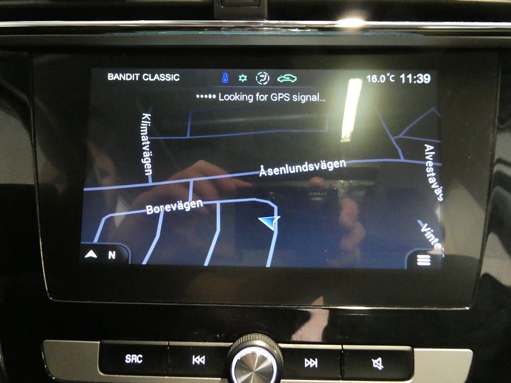 Vehicle Image 16