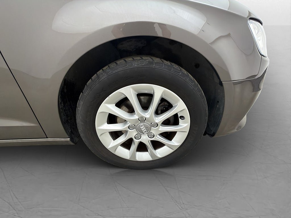 Vehicle Image 30