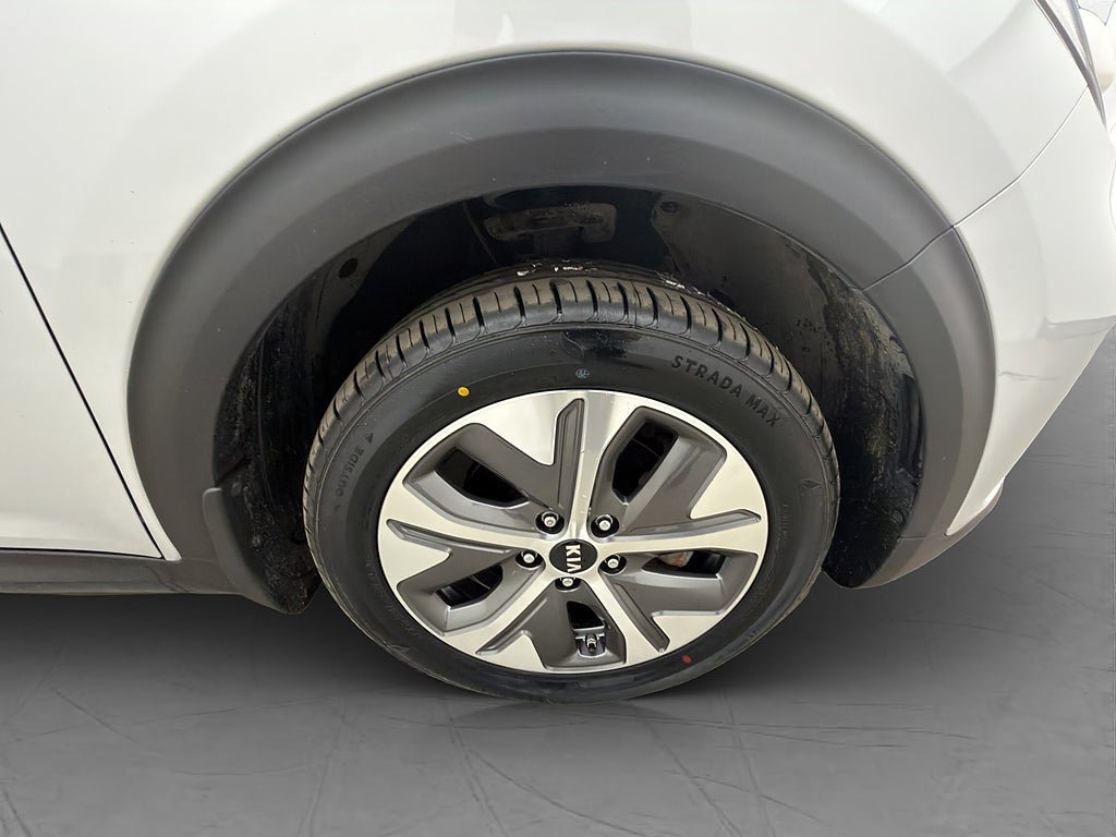Vehicle Image 36