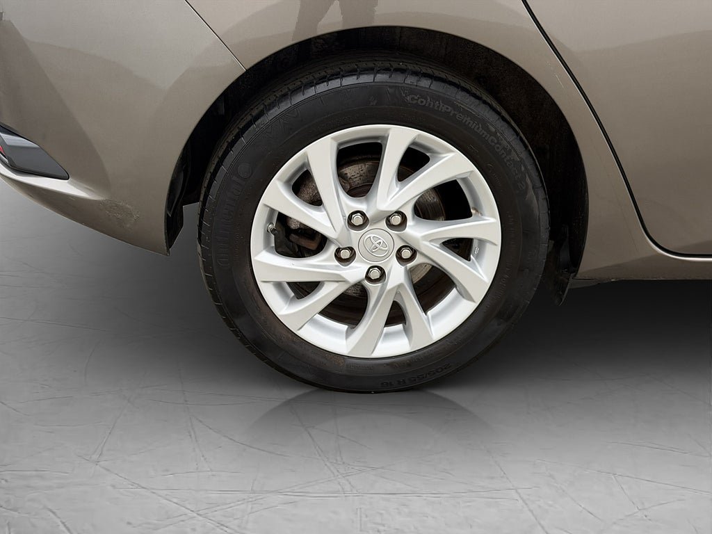 Vehicle Image 30