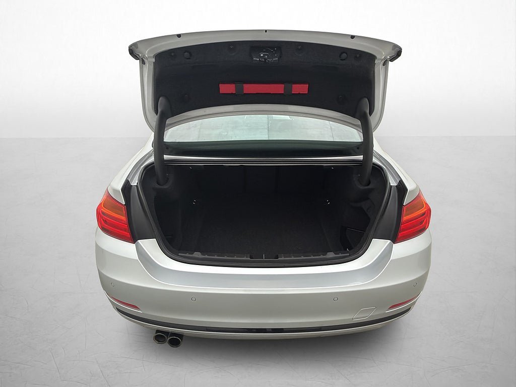 Vehicle Image 32