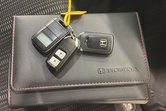 Vehicle Image 22