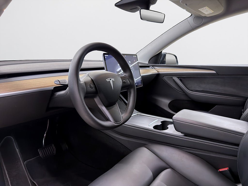 Vehicle Image 15
