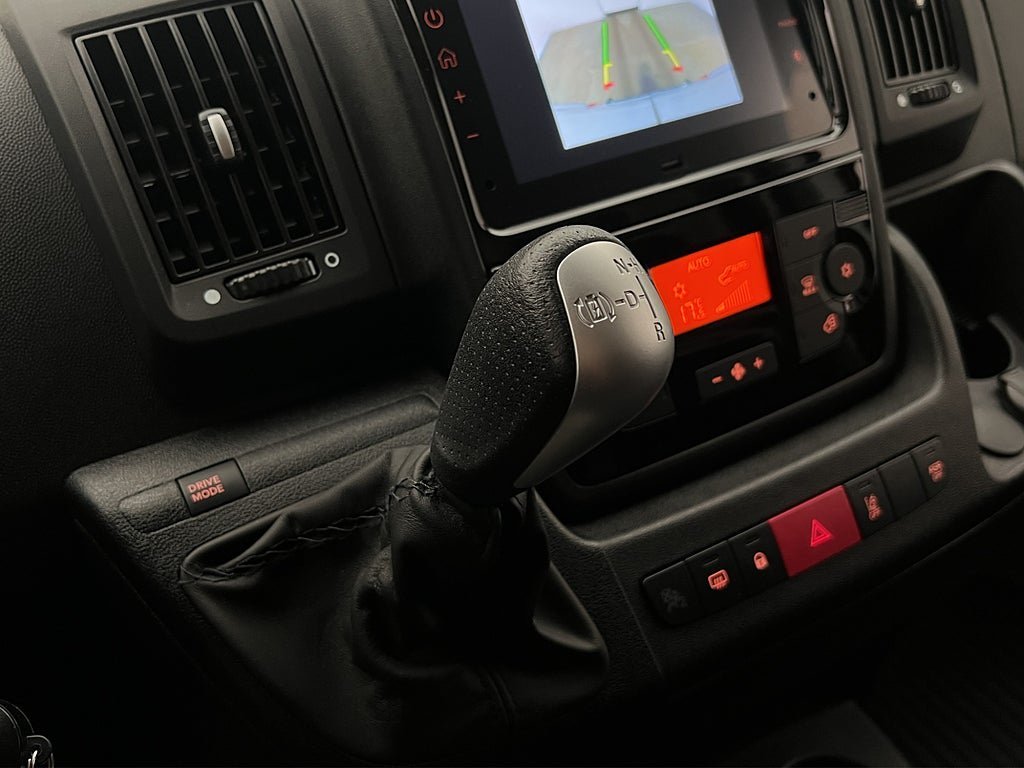 Vehicle Image 27