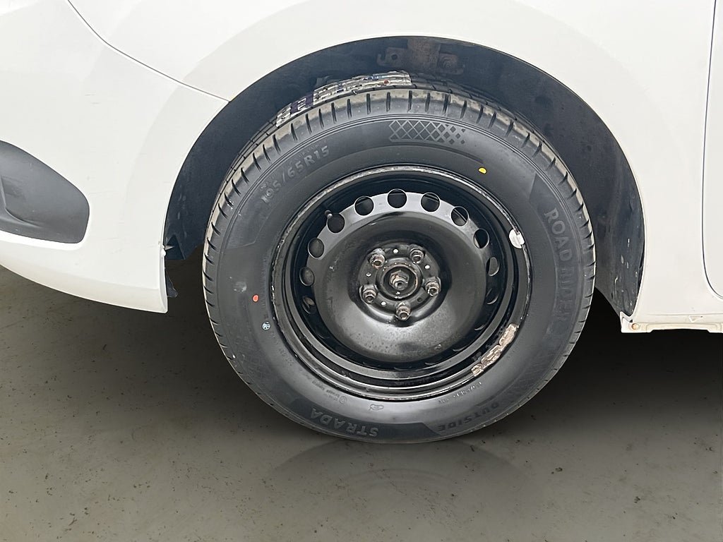 Vehicle Image 23