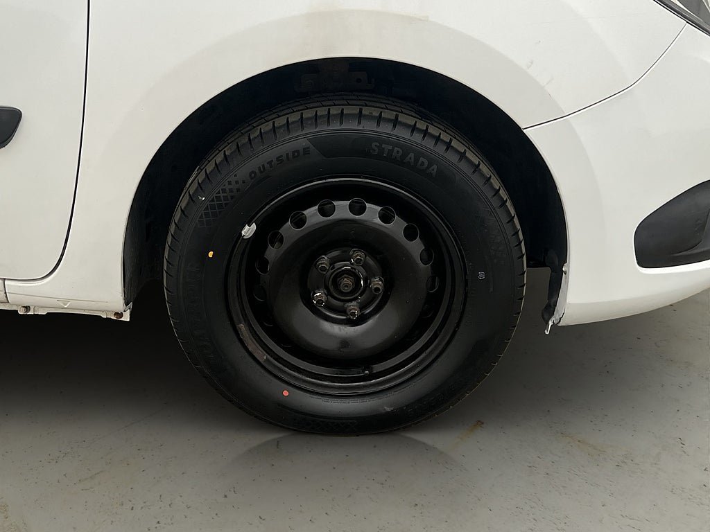 Vehicle Image 26