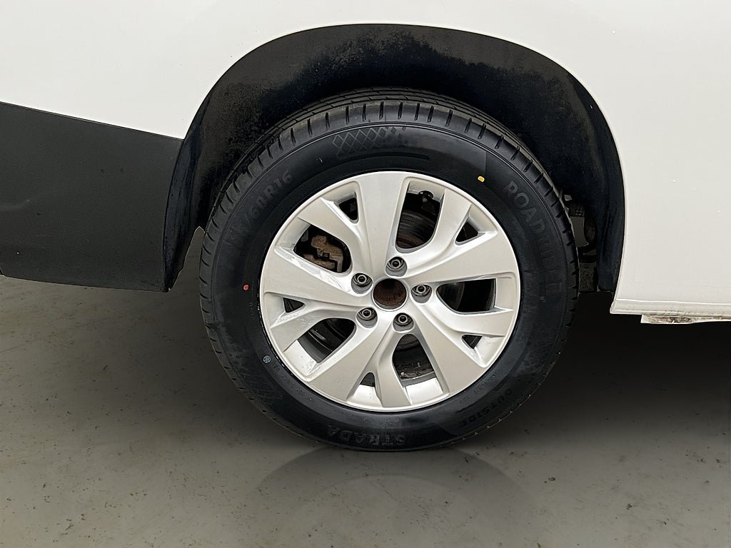 Vehicle Image 30