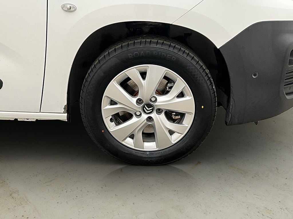 Vehicle Image 31
