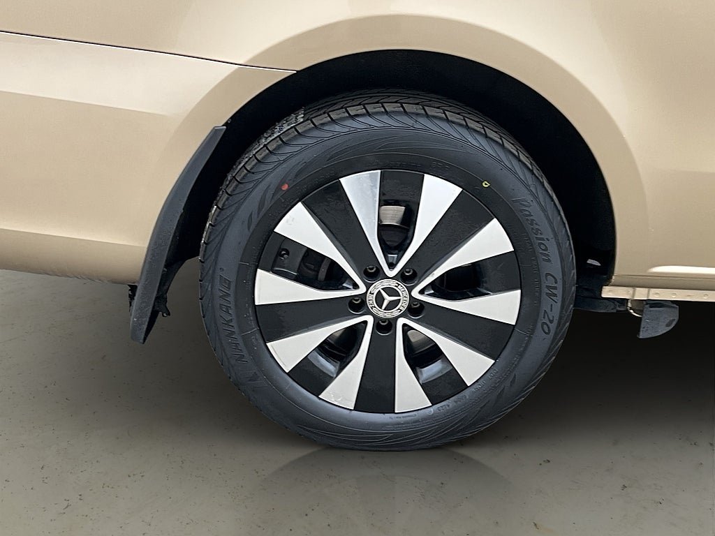 Vehicle Image 37