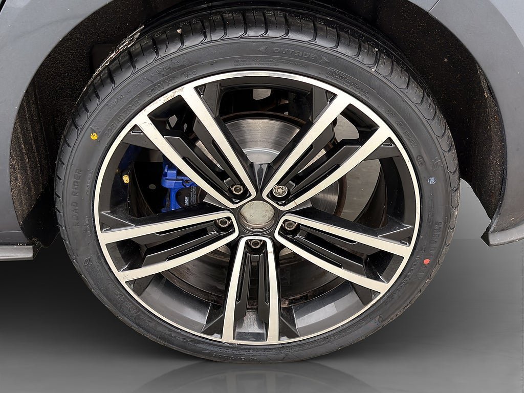 Vehicle Image 30