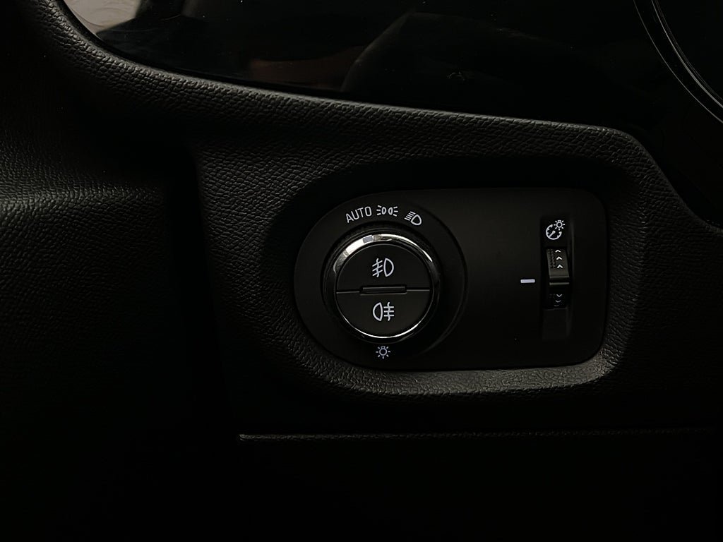Vehicle Image 24