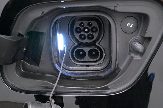 Vehicle Image 24