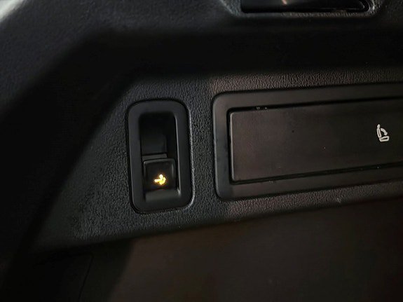 Vehicle Image 34