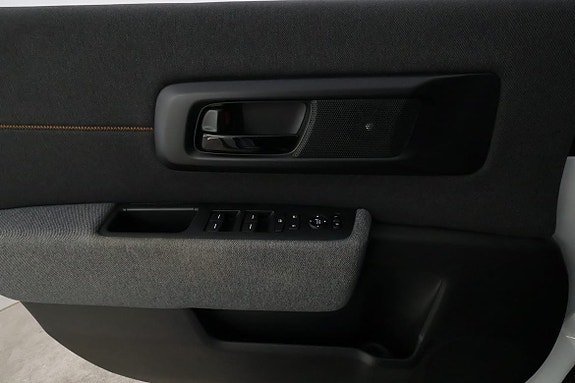 Vehicle Image 26