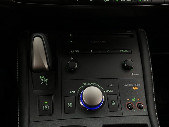 Vehicle Image 24