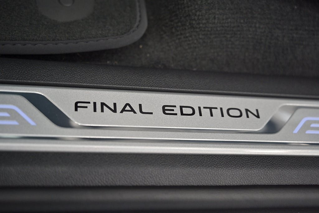 Vehicle Image 25