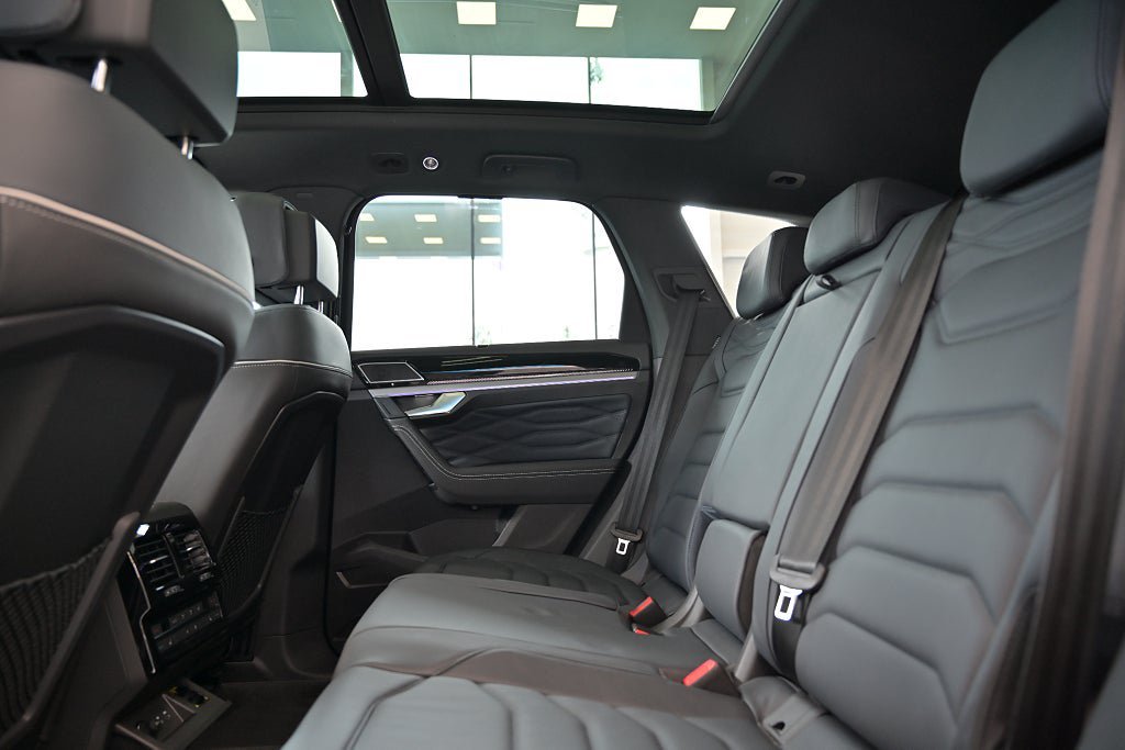 Vehicle Image 30