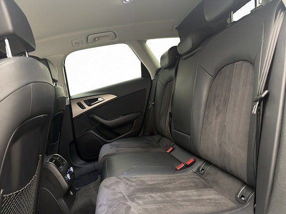 Vehicle Image 29