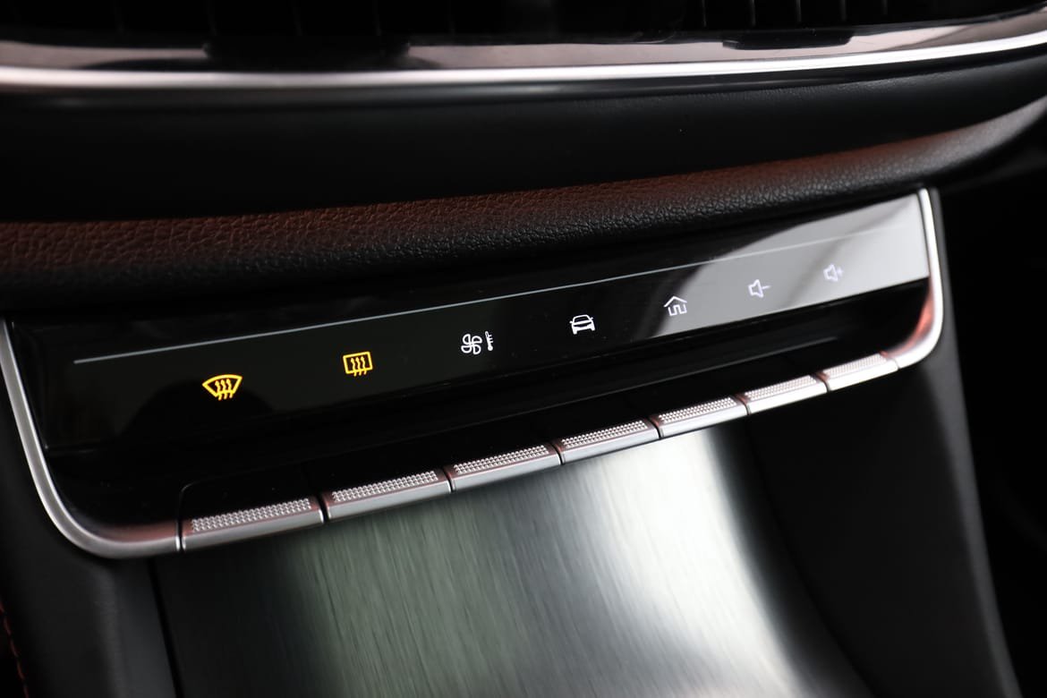 Vehicle Image 25