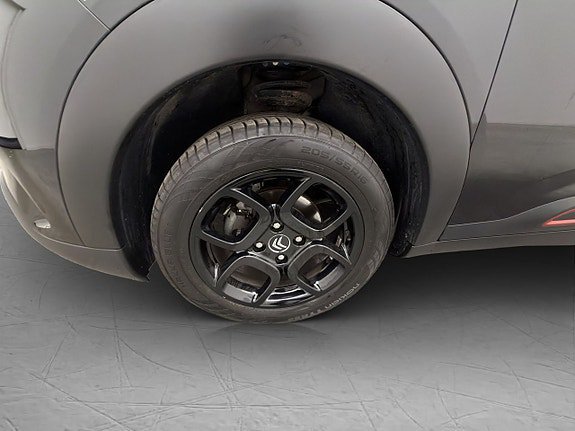 Vehicle Image 25