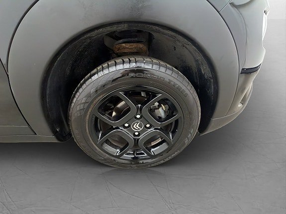 Vehicle Image 28