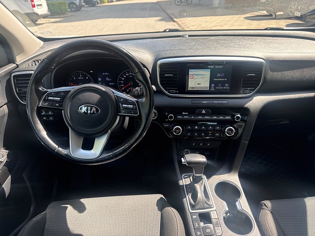 Vehicle Image 10