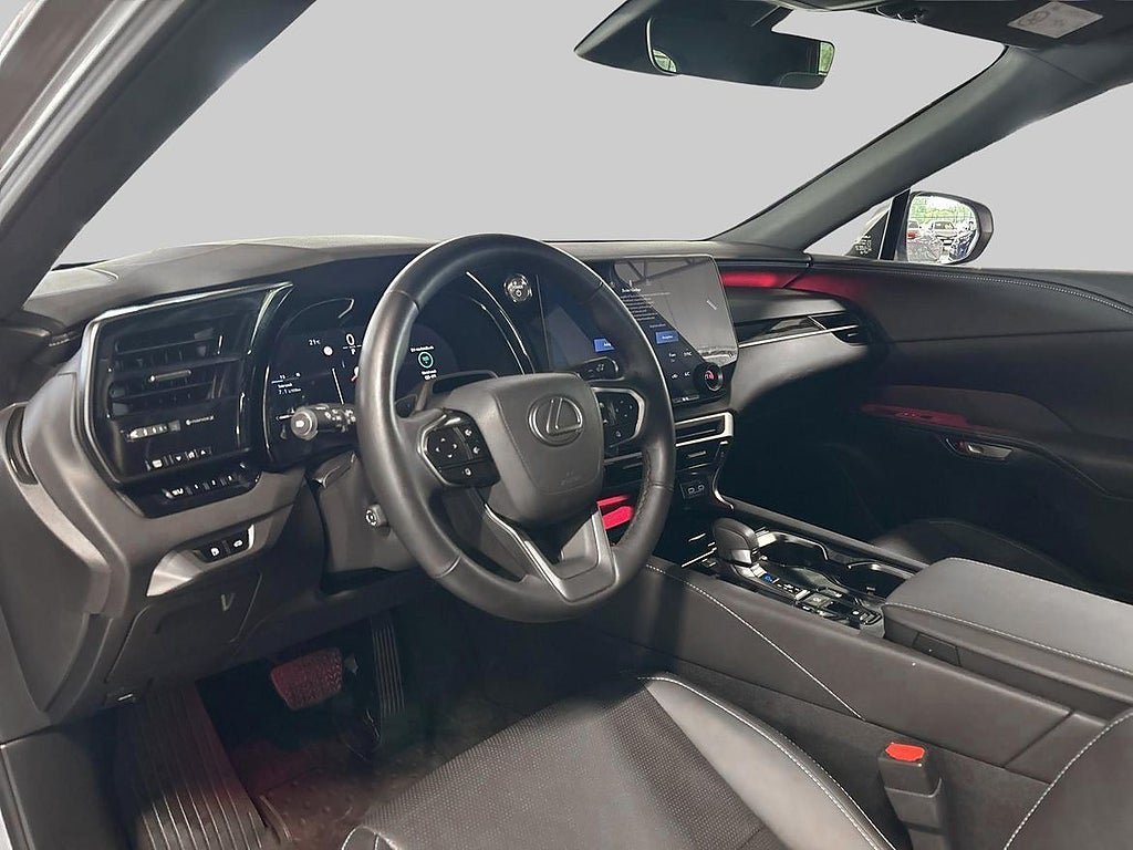 Vehicle Image 13