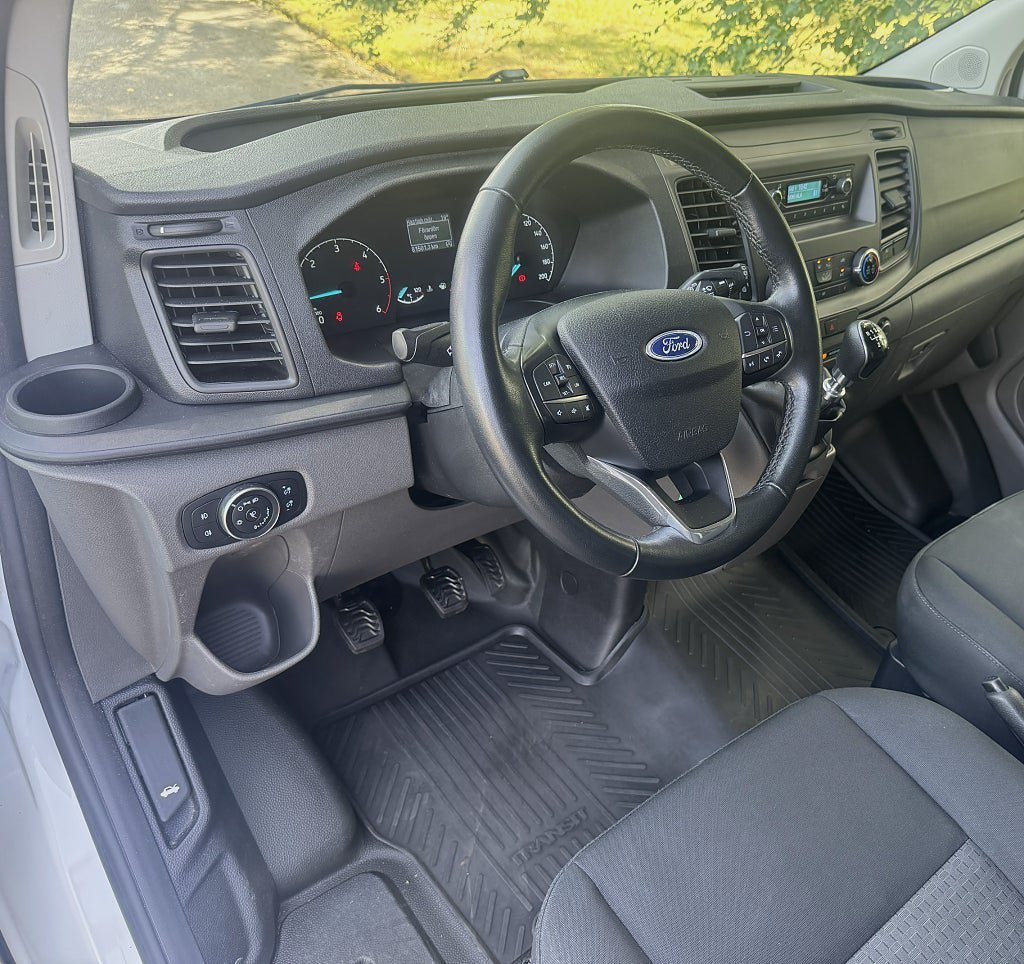 Vehicle Image 13