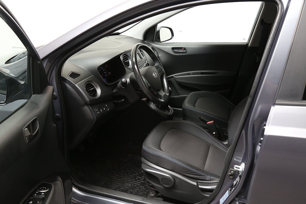 Vehicle Image 7