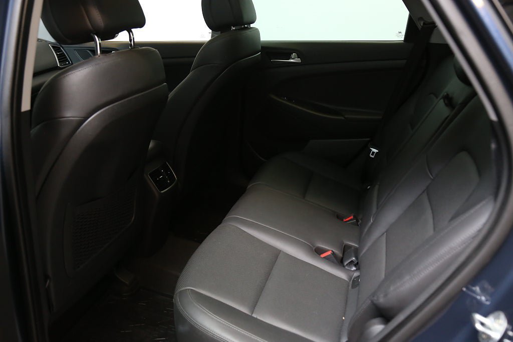 Vehicle Image 17